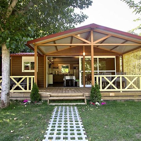 Bassegoda Park Albanya Екстериор снимка
