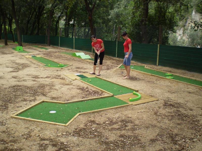 Bassegoda Park Albanya Екстериор снимка